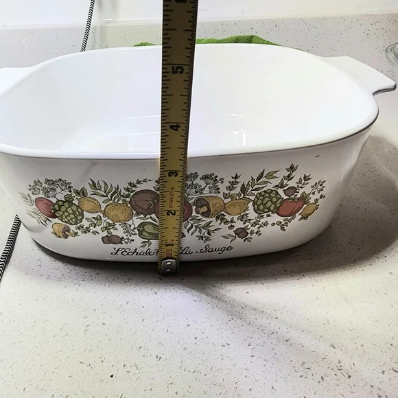 Vintage Corning Ware 4 QT. A-34-B Covered Casserole Dish - Picture 9 of 13